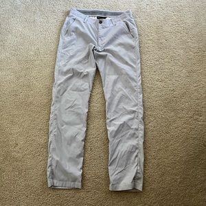 Mens Izod checkered gray and white golf pants, size 34